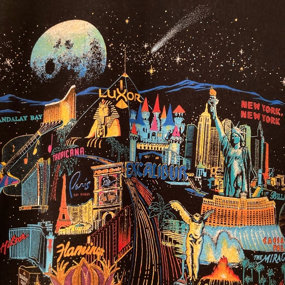 Vintage Las Vegas Stratosphere T-shirt - Picture 3 of 5